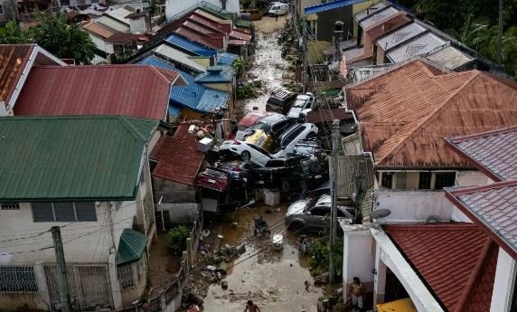 फिलीपींस में ‘कालमेगी’ तूफ़ान से 232 लोगों की मौत, 125 लापता