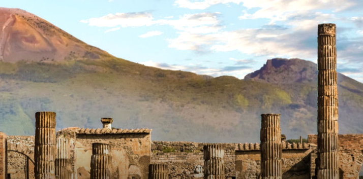 प्राचीन शहर रोमन विसुवियस की खुदाई में एक मिस्री पात्र मिला