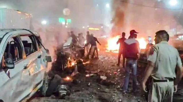 दिल्ली धमाके में 13 की मौत: 2 साल से चल रही थी साजिश, फरीदाबाद यूनिवर्सिटी से जुड़े डॉक्टर-छात्र गिरफ्तार, PM ने की घायलों से मुलाकात