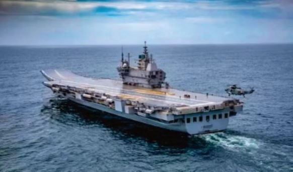 श्रीलंकाई नौसेना के बेड़ा निरीक्षण में स्वदेशी विमानवाहक पोत विक्रांत कर रहा है भारत का प्रतिनिधित्व