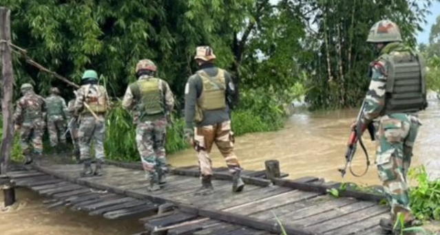 मणिपुर के खनपी गांव में सेना और उग्रवादियों के बीच भीषण मुठभेड़; यूनाइटेड कुकी नेशनल आर्मी (UKNA) के 4 आतंकी ढेर