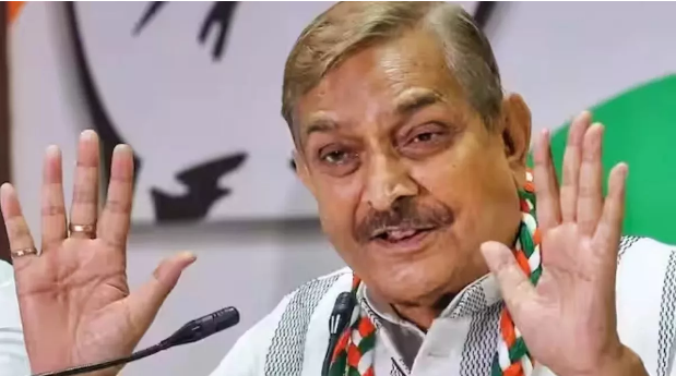 कांग्रेस सांसद प्रमोद तिवारी ने शशि थरूर के वंशवाद संबंधी लेख पर जतायी नाराजगी