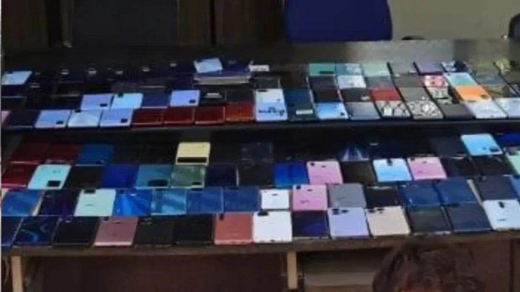 एसपी के निर्देशन मे दो माह मे 51 लाख के 315 गुमे हुये मोबाइल पुलिस ने आवेदकों को वापिस किये