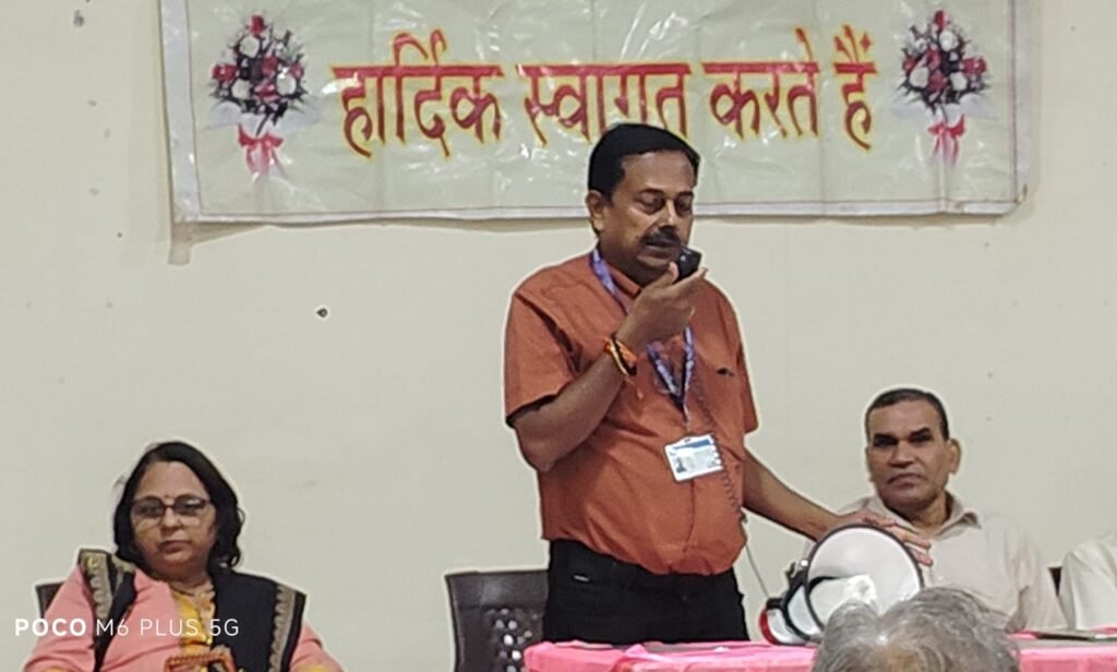 विद्युत पेंशनर्स ने मनाया दीपावली मिलन, मांगपत्र में मंथन