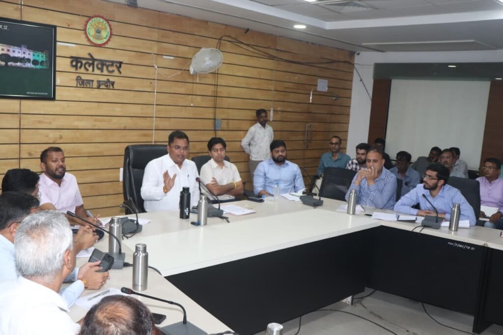 सड़क सुरक्षा समिति की बैठक में अग्रेसन चौराहे पर पुल बनाने का निर्णय 
