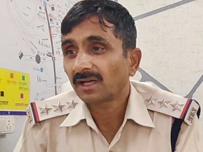 डबरा में नए टीआई ने लिया चार्ज, पुराने को जुलूस निकालकर दी विदाई