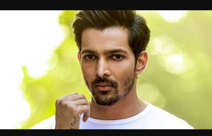 बॉलीवुड के स्टार अभिनेता हर्षवर्धन राणे दतिया आए