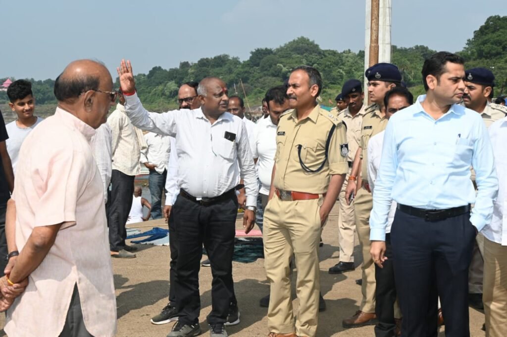 नर्मदा पंचकोशी परिक्रमा यात्रा की व्यवस्थाओं का एसपी -कलेक्टर ने लिया जायजा 