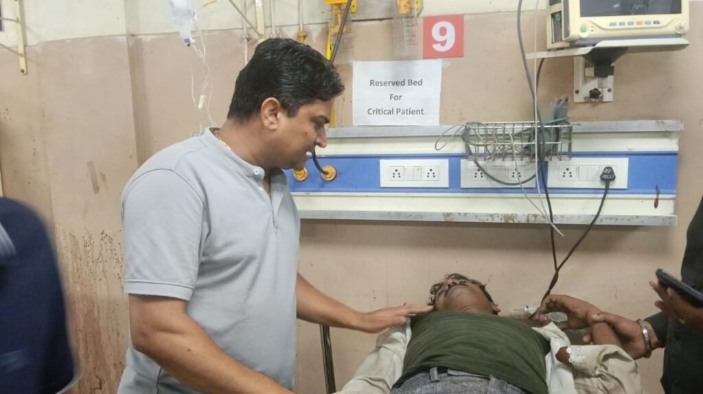 भेरू घाट बस हादसे के बाद एमवाय अस्पताल में अलर्ट मोड पर रही पूरी टीम