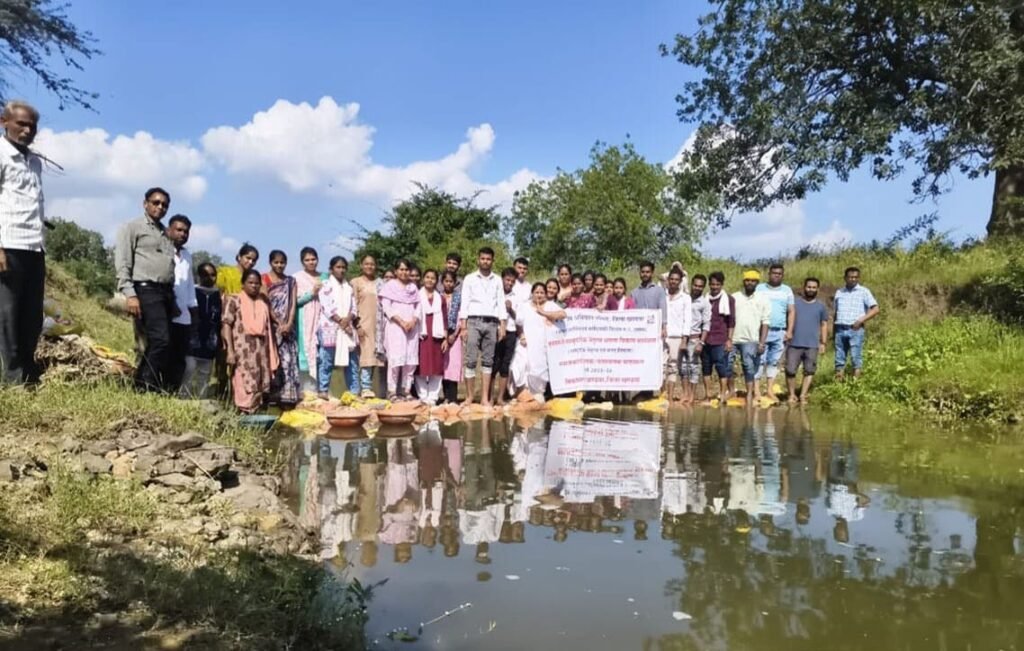 समाजकार्य के विद्यार्थियों द्वारा श्रमदान कर बनाया गया बोरी बंधान