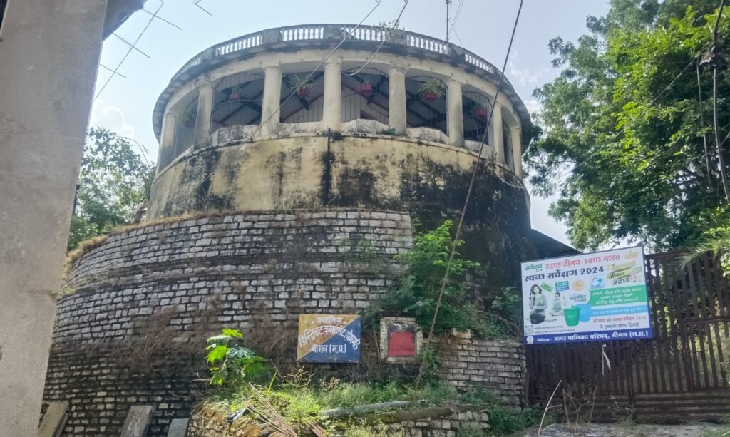बदहाली की मार झेल रही पुरानी कचहरी, चोरी हुई ऐतिहासिक तोप का अब तक नहीं मिला कोई सुराग