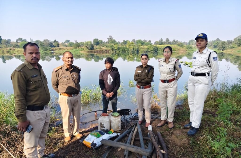 आबकारी विभाग की अमरवाड़ा क्षेत्र के अवैध शराब के अड्डे पर दबिश