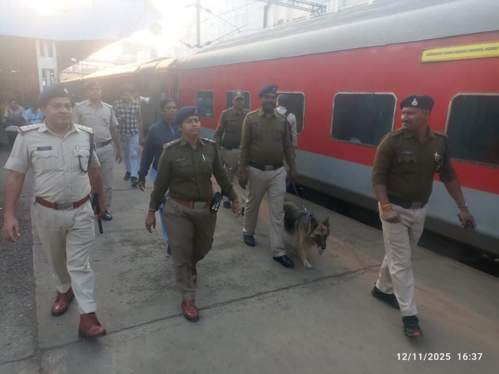 महानगरी एक्सप्रेस में बम! फ़र्ज़ी निकली सूचना 