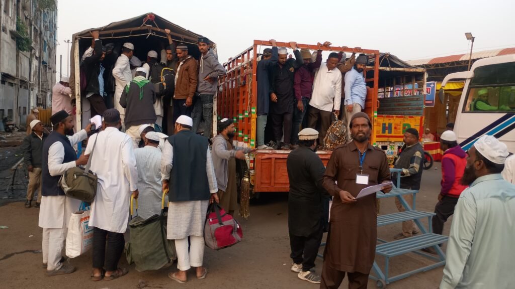 आलमी तबलीगी इज्तिमा की तैयारियां पूरी, रेलवे स्टेशन से ईंटखेड़ी तक जमातों का स्वागत और परिवहन जारी