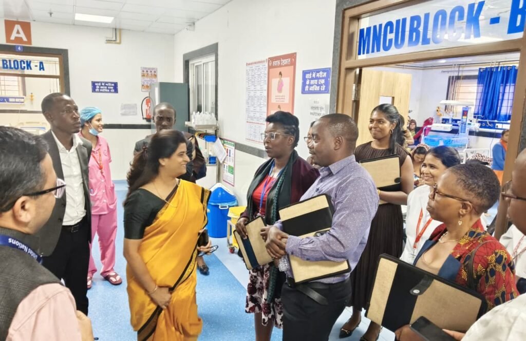 रवांडा अफ्रीका के प्रतिनिधिमंडल ने किया काटजू चिकित्सालय का भ्रमण