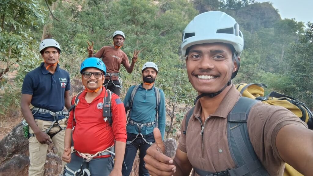 राघादेवी, चिमटीपुर में हुआ क्लाइंबिंग और एब्सेलिंग का प्रशिक्षण