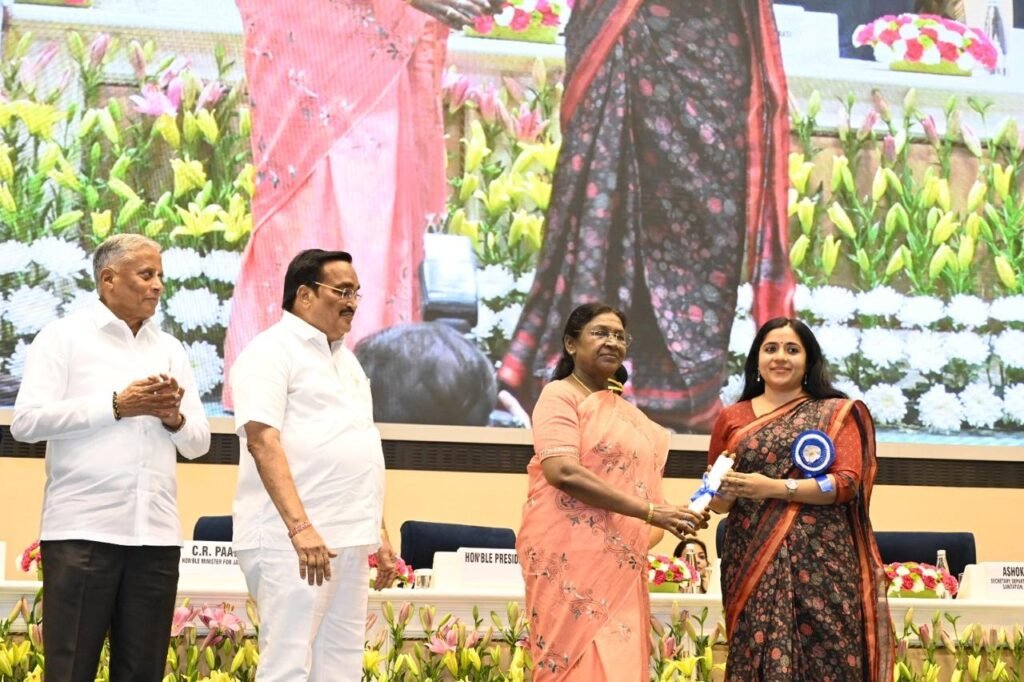 खरगोन कलेक्टर 6वे राष्ट्रीय जल पुरस्कार से सम्मानित