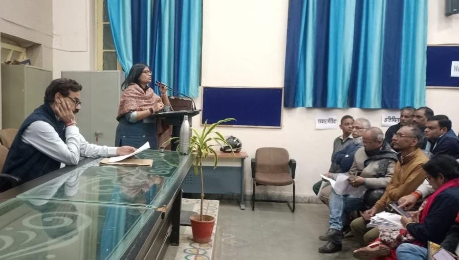 लापरवाही पर बीएलओ धर्मेन्द्र शर्मा निलंबित