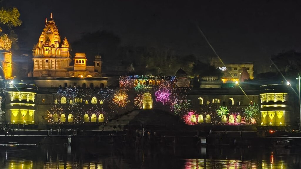 पर्यटन विभाग ने 6.3 करोड़ की लागत से तैयार किया अहिल्याघाट का लाइट एंड साउंड शो