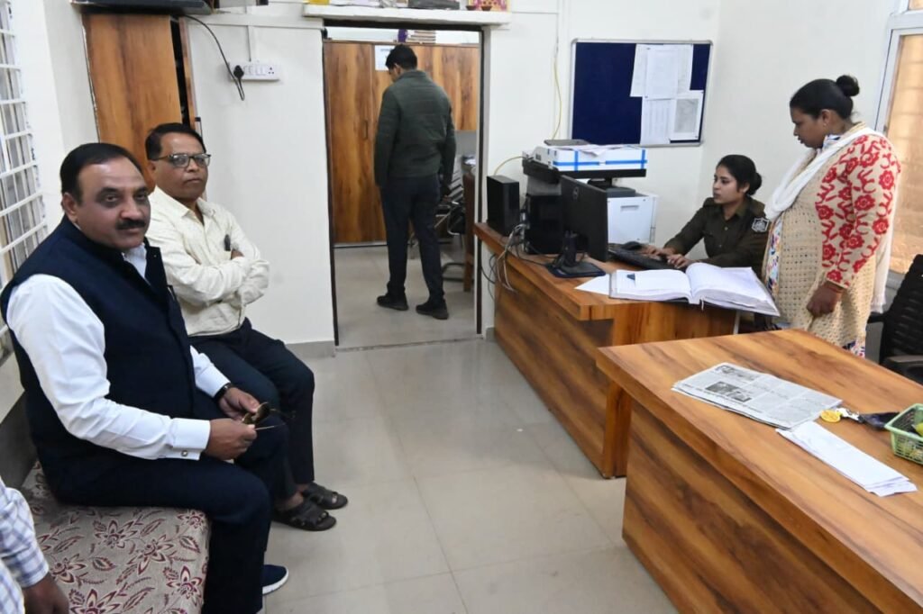 नगर पालिका कार्यकारी अध्यक्ष ने गल्ला व्यापारी के खिलाफ कोतवाली में की शिकायत