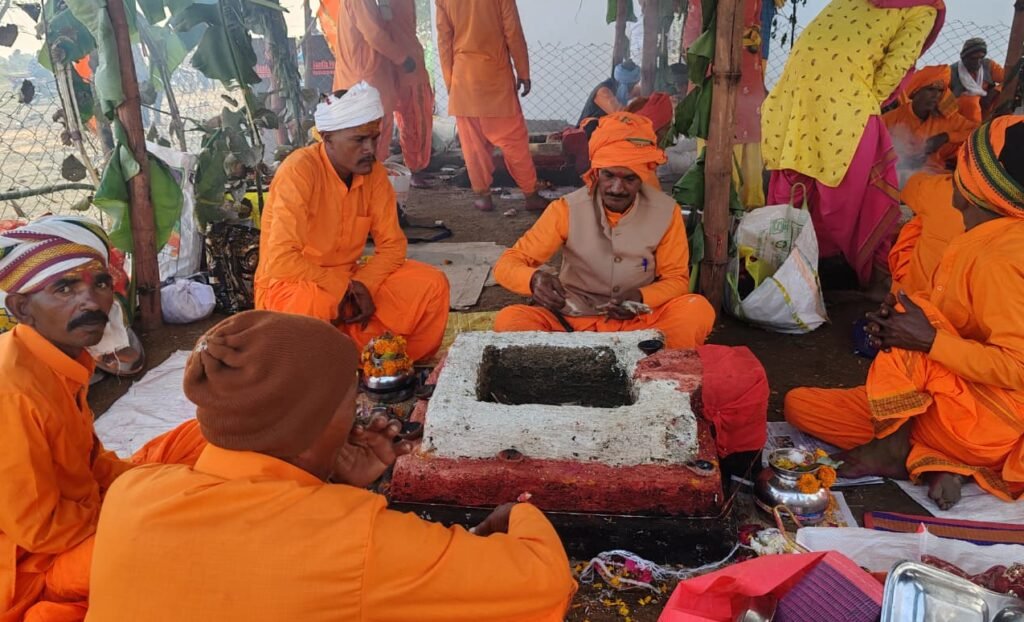 सिलतिरा में गंगा-जमुनी तहज़ीब: मुस्लिम बहुल क्षेत्र में वेद मंत्रों की ध्वनि के साथ श्रीराम महायज्ञ शुरू