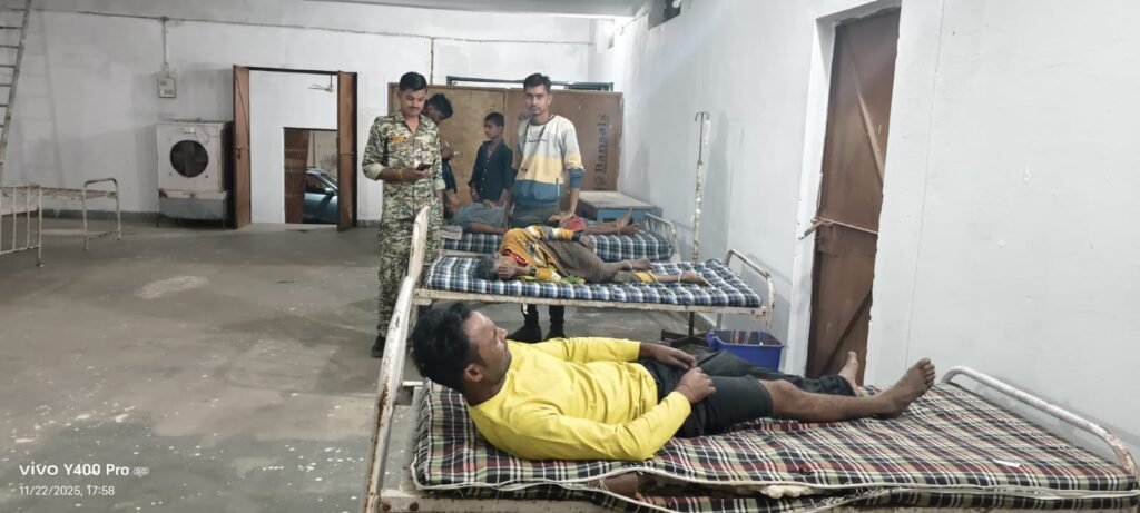 अनियंत्रित होकर पलटा ई रिक्शा चार घायल 