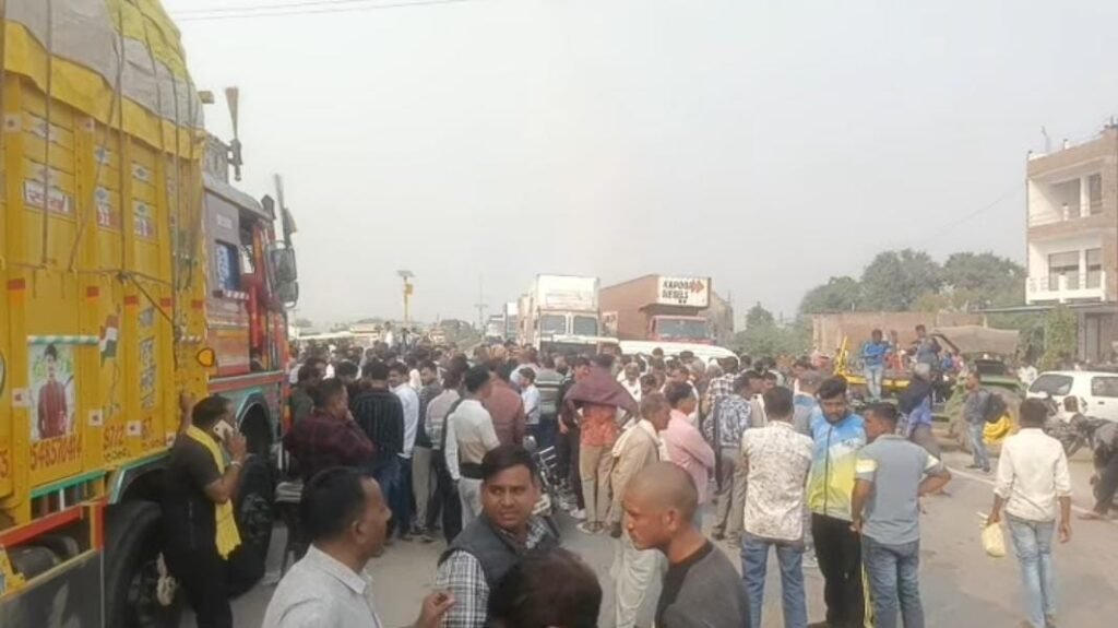 अभिभाषक की मौत के बाद डेडबॉडी सड़क पर रखकर जाम