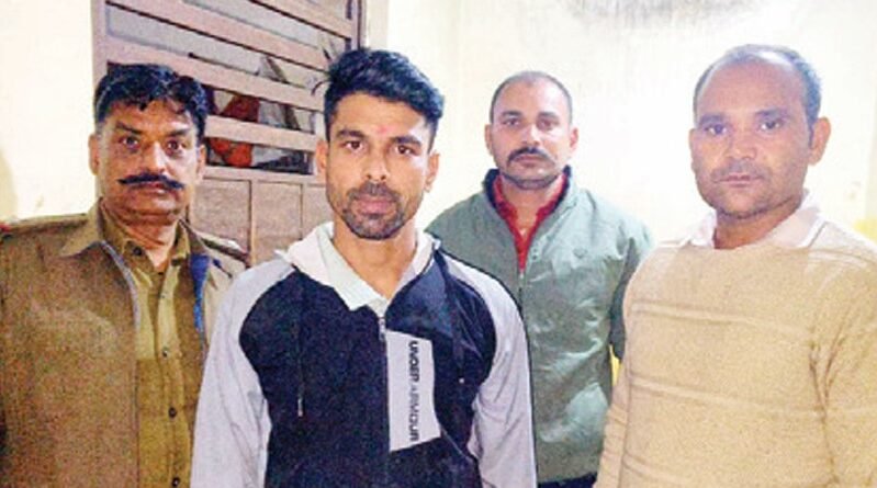 जिलाबदर अवधि में शहर में घूमता मिला कुख्यात बदमाश