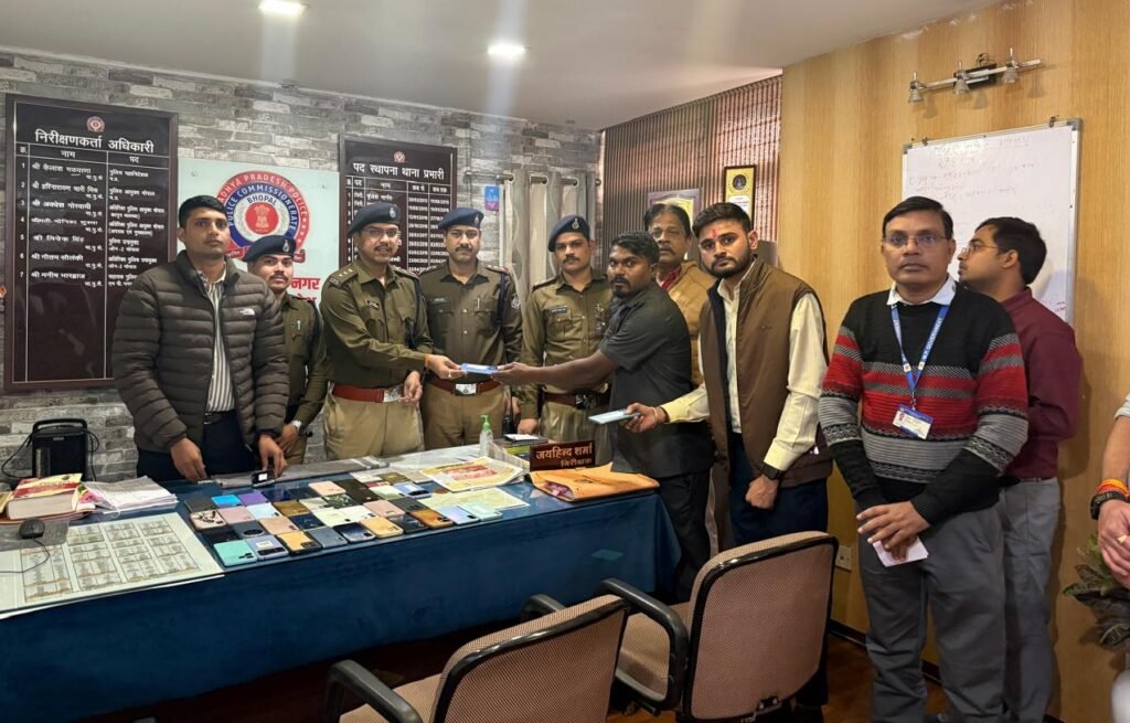 गुम हुए 40 मोबाइल फोन बरामद,लोगों के खिले चेहरे