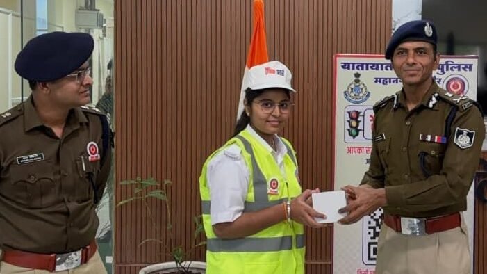 ट्रैफिक प्रहरी अभियान में उत्कृष्ट सेवा देने वाले 5 नागरिक सम्मानित