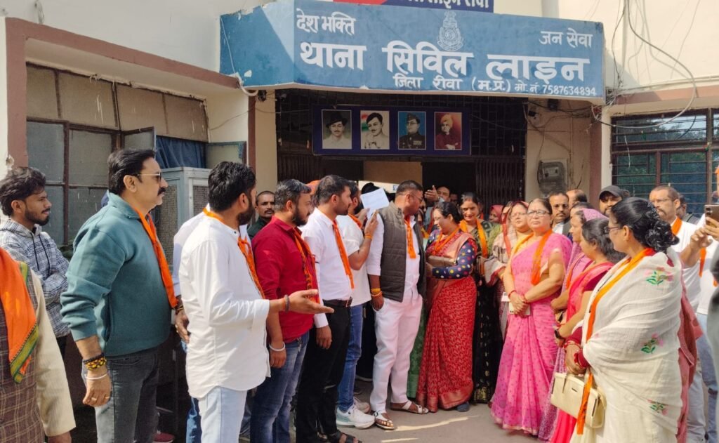 विवादित टिप्पणी के बाद ब्राम्हण समाज का फूटा गुस्सा, सौंपा ज्ञापन