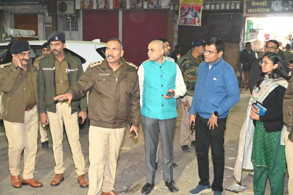 फुहारा–कमानिया क्षेत्र में हटाए अवैध अतिक्रमण 