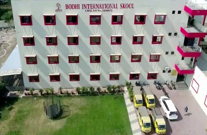 रतलाम के स्कूल में 8वीं के छात्र ने दबाव में लगाई छलांग, NSUI ने स्कूल प्रबंधन पर की कार्रवाई की मांग 