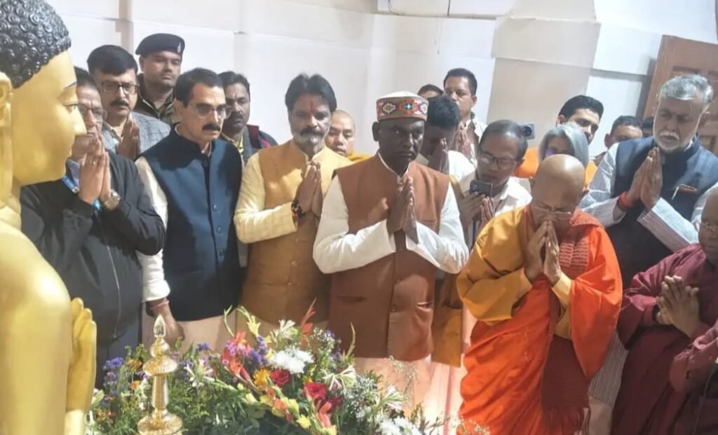 सांची में महाबोधि महोत्सव का शुभारंभ: पवित्र अस्थि कलशों के दर्शन के लिए उमड़े श्रद्धालु