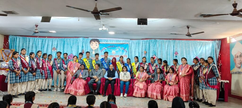 छात्र नेतृत्व दल के पदाधिकारियों का शपथ ग्रहण 