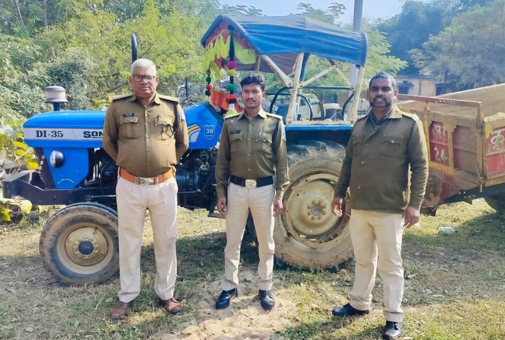 सरई पुलिस ने अवैध रेत से भरा ट्रैक्टर ट्रॉली हट्टा पुलिया से किया जप्त