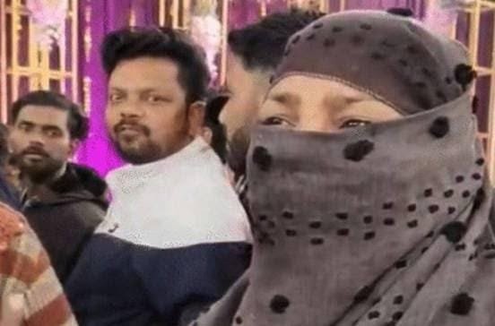 मैरिज गार्डन में पहली पत्नी के पहुंचते ही मचा हंगामा, स्टेज छोड़कर भागा दूल्हा