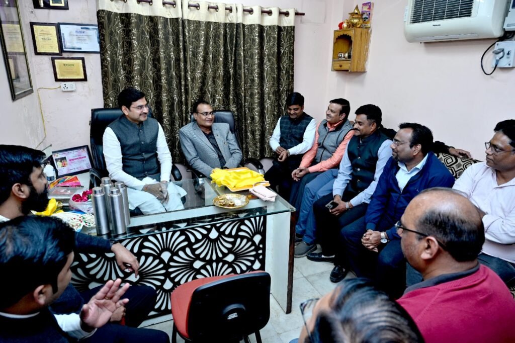 व्यापारियों ने किया आशीष अग्रवाल का स्वागत