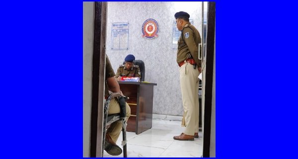 पुलिस कमिश्नर का औचक निरीक्षण: द्वारिकापुरी थाने की व्यवस्थाओं को परखा