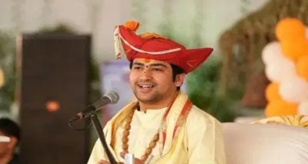 शिवपुरी में बागेश्वर बाबा की कथा शुरू, देशभर से हजारों श्रद्धालुओं की भीड़ उमड़ी, शहर में कड़ी सतर्कता