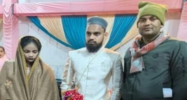 जूता छुपाई की रस्म में नेग पर बवाल, कुर्सियां फेंकी, तलवार निकाली