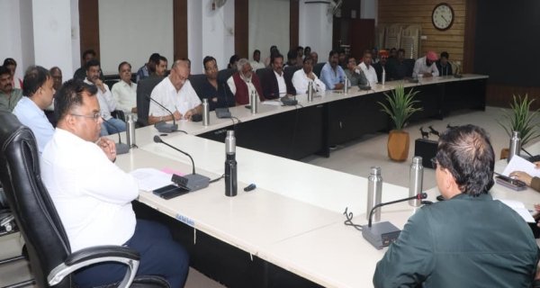 यात्रियों की सुरक्षा सर्वोपरि, दुर्घटना होने पर की जाएगी सख्त कार्रवाई