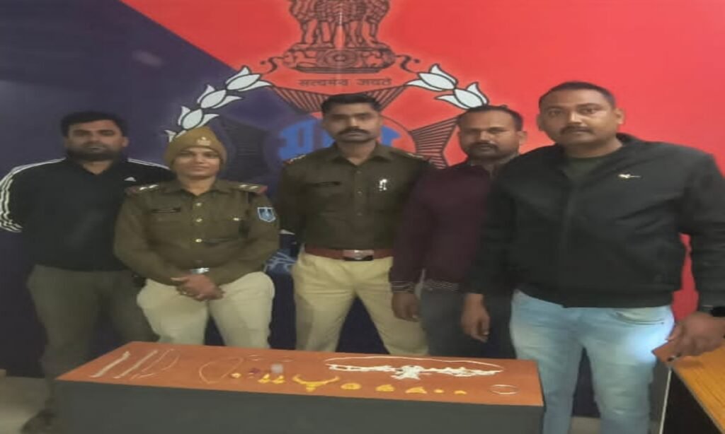 भाई बहन समेत शातिर चोर पकड़ाए, दस लाख का माल बरामद