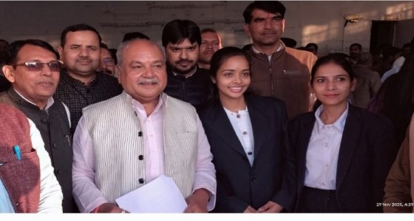 राज्य कर्मचारी संघ एवं मजदूर संघ ने विधानसभा अध्यक्ष को सौंपा ज्ञापन