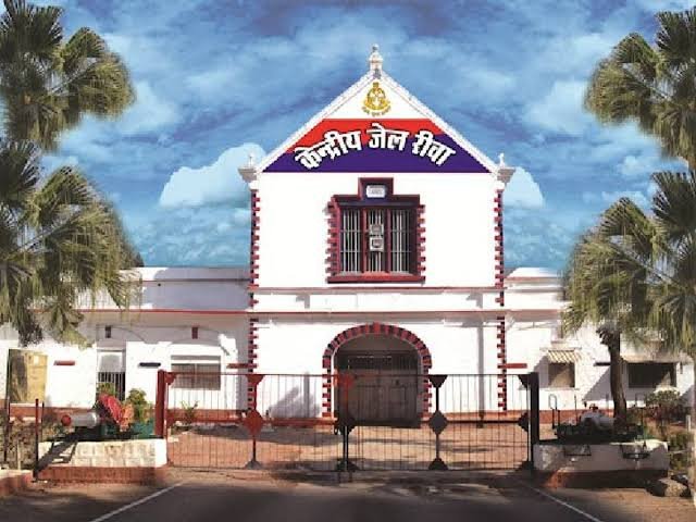 रीवा जेल के बंदी पिता ने मृत बेटे का किया अंतिम दर्शन