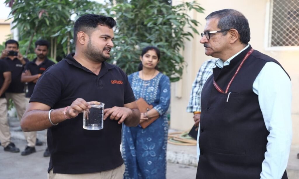 फैक्ट्री के गंदे पानी को पीने योग्य बनाया तो दिल्ली से आए अफसर हैरान