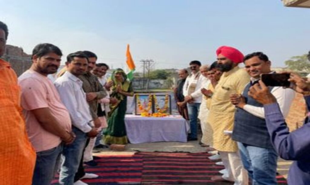 ग्वालियरवासियों ने इंदिरा गांधी और वीरांगना लक्ष्मीबाई को जयंती पर किया नमन