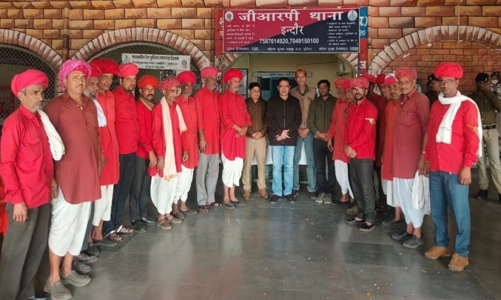 इंदौर में कुलियों का विशेष सम्मेलन आयोजित