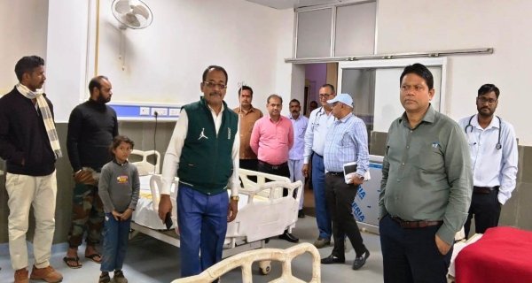 सीएमएचओ एवं डीपीएम ने सीएससी का किया निरीक्षण