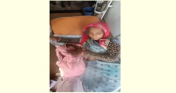 राह में बढ़ी प्रसव पीड़ा, सीएचओ ने मौके पर पहुंचकर कराया सुरक्षित प्रसव
